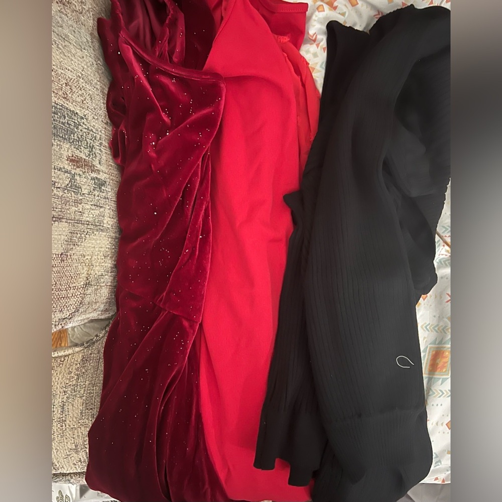 2 dress and 1 top size XL all new